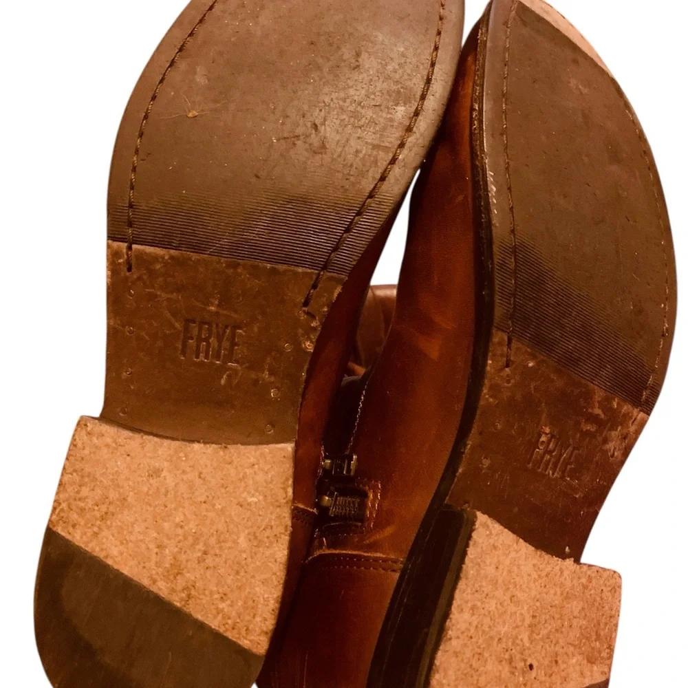 FRYE Boots Brown Zipper Broken on one boot but still can be zipped - Picture 4 of 10
